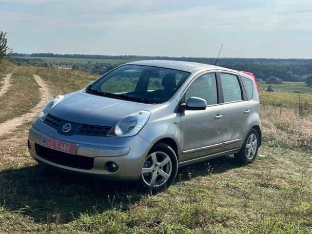 Серый Ниссан Ноут, объемом двигателя 1.5 л и пробегом 181 тыс. км за 5900 $, фото 1 на Automoto.ua