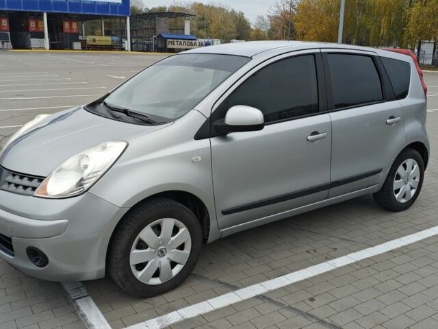Сірий Ніссан Ноут, об'ємом двигуна 1.4 л та пробігом 292 тис. км за 5500 $, фото 1 на Automoto.ua