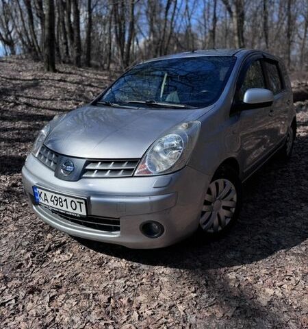 Сірий Ніссан Ноут, об'ємом двигуна 1.6 л та пробігом 247 тис. км за 5900 $, фото 1 на Automoto.ua
