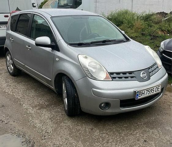 Сірий Ніссан Ноут, об'ємом двигуна 1.5 л та пробігом 238 тис. км за 5500 $, фото 1 на Automoto.ua