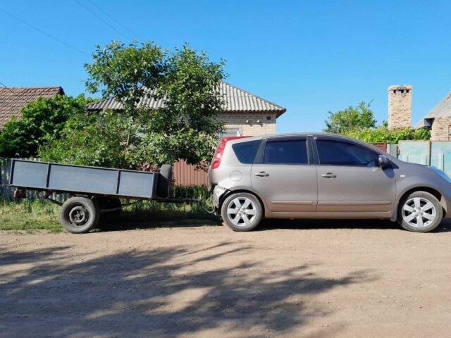 Сірий Ніссан Ноут, об'ємом двигуна 0 л та пробігом 80 тис. км за 7200 $, фото 1 на Automoto.ua