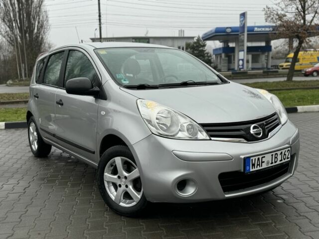 Сірий Ніссан Ноут, об'ємом двигуна 1.4 л та пробігом 182 тис. км за 5700 $, фото 1 на Automoto.ua