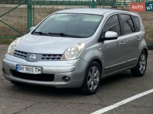 Серый Ниссан Ноут, объемом двигателя 1.6 л и пробегом 180 тыс. км за 7000 $, фото 1 на Automoto.ua