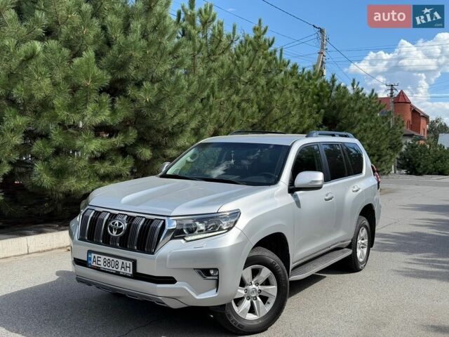 Серый Ниссан Ноут, объемом двигателя 1.6 л и пробегом 169 тыс. км за 6500 $, фото 1 на Automoto.ua