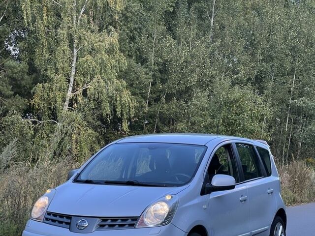 Сірий Ніссан Ноут, об'ємом двигуна 1.6 л та пробігом 250 тис. км за 4500 $, фото 1 на Automoto.ua