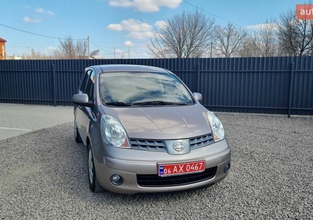 Сірий Ніссан Ноут, об'ємом двигуна 1.4 л та пробігом 193 тис. км за 5800 $, фото 1 на Automoto.ua