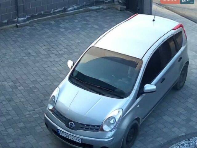 Сірий Ніссан Ноут, об'ємом двигуна 1.6 л та пробігом 200 тис. км за 5300 $, фото 1 на Automoto.ua