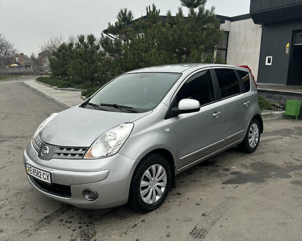 Серый Ниссан Ноут, объемом двигателя 1.6 л и пробегом 83 тыс. км за 5300 $, фото 1 на Automoto.ua
