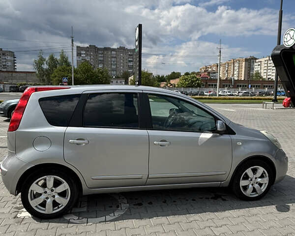 Сірий Ніссан Ноут, об'ємом двигуна 1.5 л та пробігом 260 тис. км за 5150 $, фото 1 на Automoto.ua