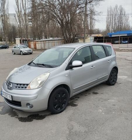 Серый Ниссан Ноут, объемом двигателя 1.4 л и пробегом 231 тыс. км за 5500 $, фото 1 на Automoto.ua