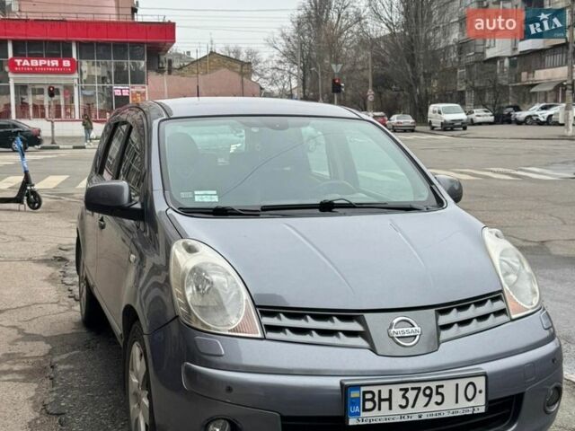 Серый Ниссан Ноут, объемом двигателя 1.6 л и пробегом 180 тыс. км за 5800 $, фото 1 на Automoto.ua