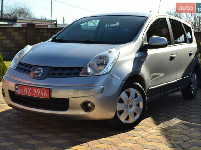 Серый Ниссан Ноут, объемом двигателя 1.6 л и пробегом 176 тыс. км за 5700 $, фото 1 на Automoto.ua
