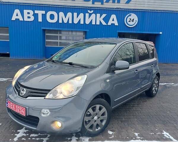 Серый Ниссан Ноут, объемом двигателя 1.6 л и пробегом 225 тыс. км за 6999 $, фото 1 на Automoto.ua