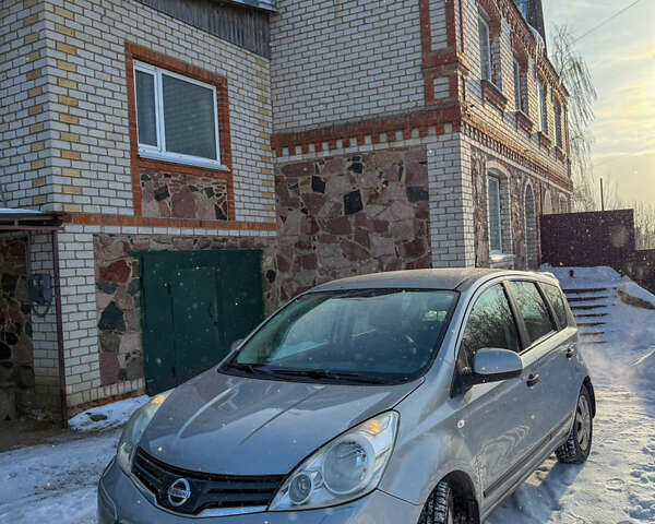 Серый Ниссан Ноут, объемом двигателя 1.6 л и пробегом 203 тыс. км за 7200 $, фото 1 на Automoto.ua