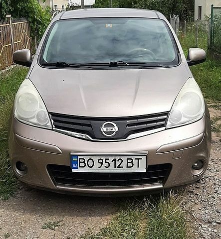 Сірий Ніссан Ноут, об'ємом двигуна 1.39 л та пробігом 240 тис. км за 5000 $, фото 1 на Automoto.ua