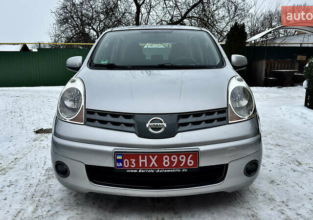 Серый Ниссан Ноут, объемом двигателя 1.4 л и пробегом 161 тыс. км за 6099 $, фото 1 на Automoto.ua