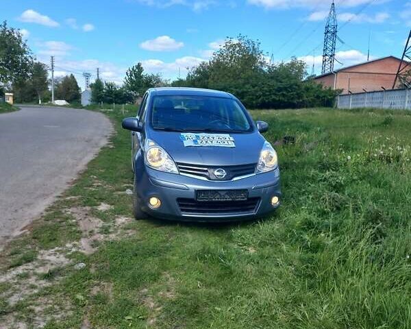 Серый Ниссан Ноут, объемом двигателя 1.6 л и пробегом 224 тыс. км за 7000 $, фото 1 на Automoto.ua