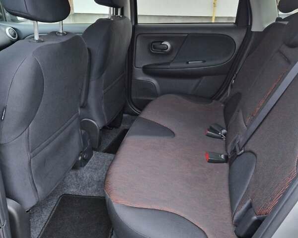 Серый Ниссан Ноут, объемом двигателя 1.4 л и пробегом 187 тыс. км за 6250 $, фото 1 на Automoto.ua