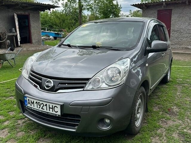 Серый Ниссан Ноут, объемом двигателя 1.39 л и пробегом 157 тыс. км за 5300 $, фото 1 на Automoto.ua