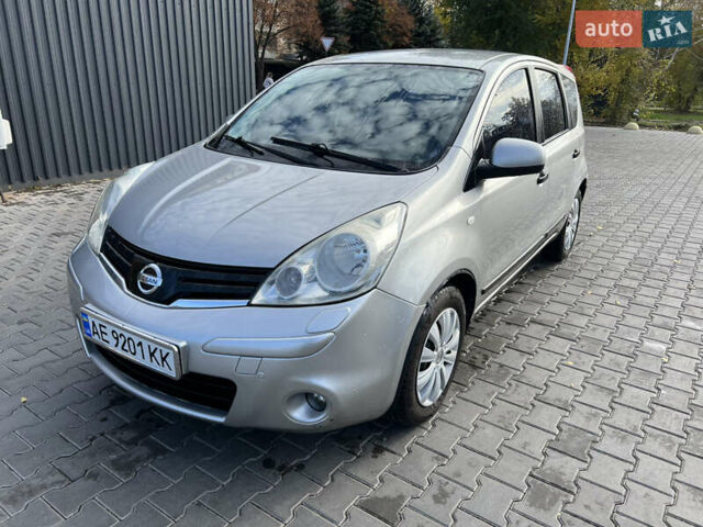 Ніссан Ноут 2010 у Кривому Розі на Automoto.ua Сірий Ніссан Ноут, об'ємом двигуна 1.39 л та пробігом 157 тис. км за 4500 $, фото 1 на Automoto.ua