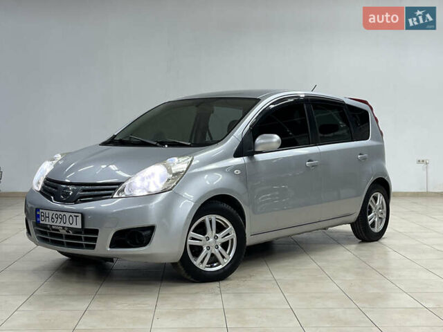 Ніссан Ноут 2011 у Одесі на Automoto.ua Сірий Ніссан Ноут, об'ємом двигуна 1.5 л та пробігом 49 тис. км за 6999 $, фото 1 на Automoto.ua