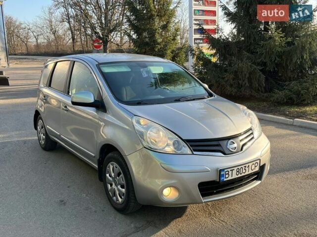 Серый Ниссан Ноут, объемом двигателя 1.39 л и пробегом 265 тыс. км за 4800 $, фото 1 на Automoto.ua