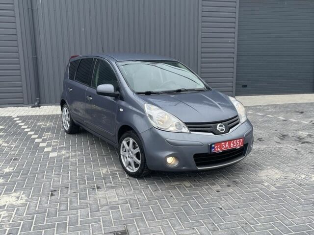 Серый Ниссан Ноут, объемом двигателя 1.6 л и пробегом 223 тыс. км за 8600 $, фото 1 на Automoto.ua