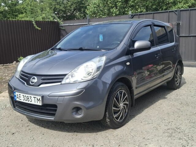 Сірий Ніссан Ноут, об'ємом двигуна 1.4 л та пробігом 270 тис. км за 5700 $, фото 1 на Automoto.ua