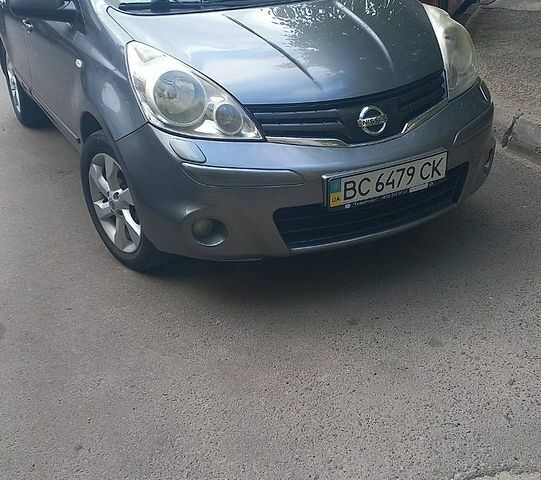 Сірий Ніссан Ноут, об'ємом двигуна 1.6 л та пробігом 151 тис. км за 5500 $, фото 1 на Automoto.ua