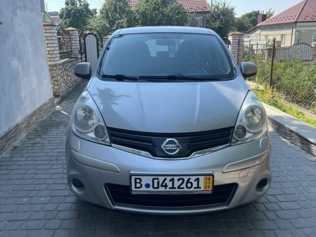 Сірий Ніссан Ноут, об'ємом двигуна 1.4 л та пробігом 193 тис. км за 5314 $, фото 1 на Automoto.ua