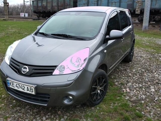 Серый Ниссан Ноут, объемом двигателя 1.4 л и пробегом 146 тыс. км за 6200 $, фото 1 на Automoto.ua