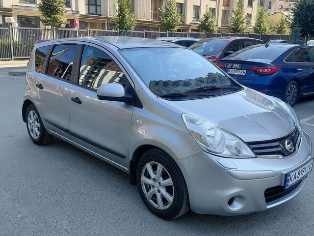 Серый Ниссан Ноут, объемом двигателя 1.46 л и пробегом 326 тыс. км за 6000 $, фото 1 на Automoto.ua
