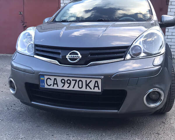 Серый Ниссан Ноут, объемом двигателя 1.5 л и пробегом 200 тыс. км за 8400 $, фото 1 на Automoto.ua