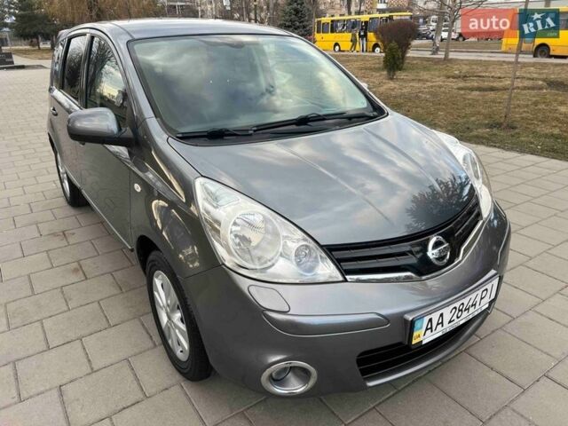 Серый Ниссан Ноут, объемом двигателя 1.6 л и пробегом 84 тыс. км за 10200 $, фото 1 на Automoto.ua