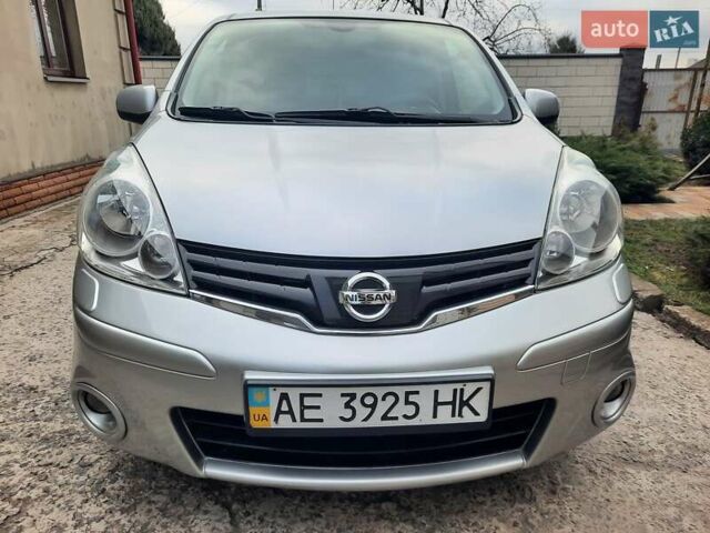 Сірий Ніссан Ноут, об'ємом двигуна 1.6 л та пробігом 93 тис. км за 9600 $, фото 1 на Automoto.ua