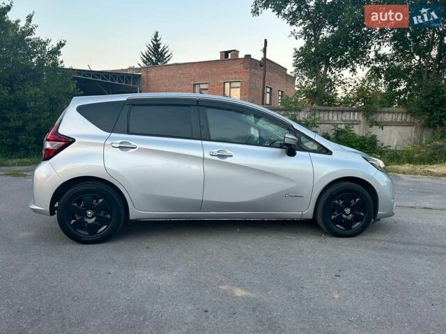 Серый Ниссан Ноут, объемом двигателя 1.2 л и пробегом 71 тыс. км за 11900 $, фото 1 на Automoto.ua