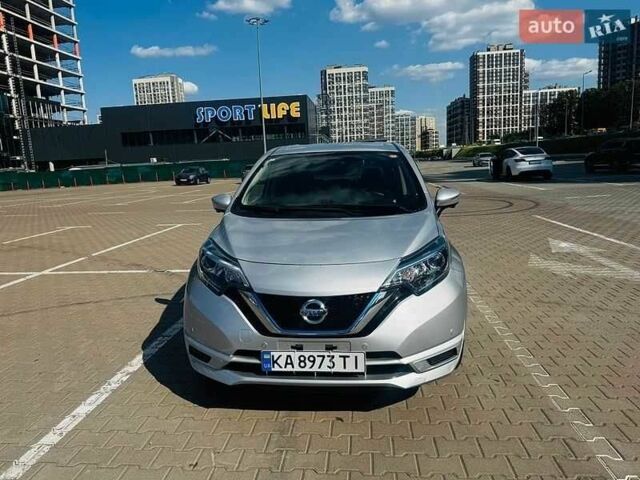 Серый Ниссан Ноут, объемом двигателя 1.2 л и пробегом 39 тыс. км за 11988 $, фото 1 на Automoto.ua