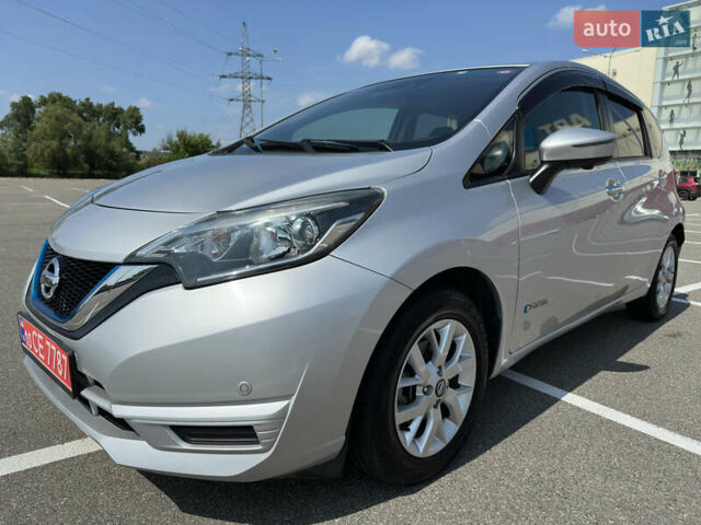 Сірий Ніссан Ноут, об'ємом двигуна 1.2 л та пробігом 68 тис. км за 12500 $, фото 1 на Automoto.ua
