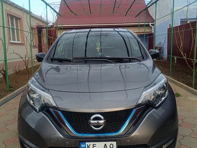 Серый Ниссан Ноут, объемом двигателя 1.2 л и пробегом 65 тыс. км за 12700 $, фото 1 на Automoto.ua