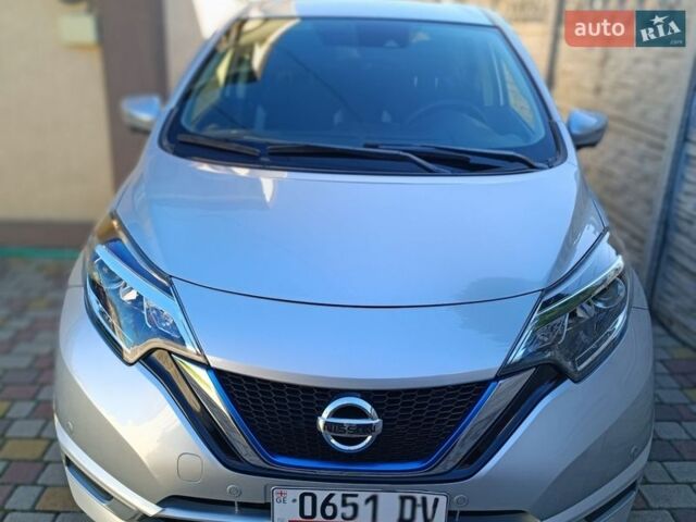 Сірий Ніссан Ноут, об'ємом двигуна 1.2 л та пробігом 46 тис. км за 12899 $, фото 1 на Automoto.ua