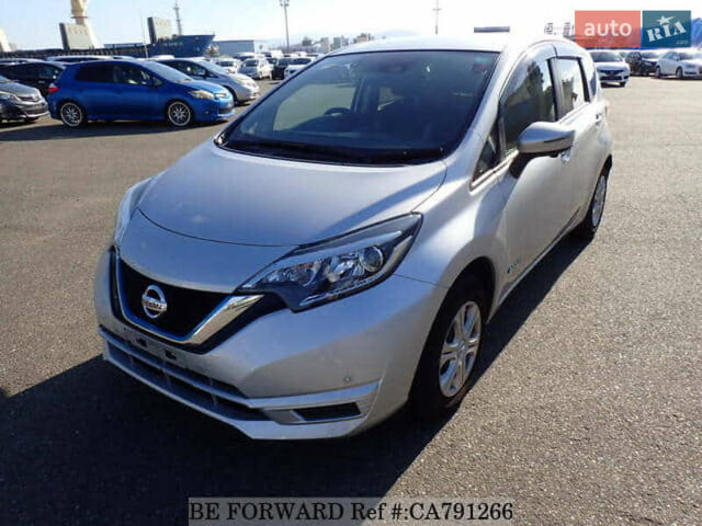 Сірий Ніссан Ноут, об'ємом двигуна 1.2 л та пробігом 90 тис. км за 11900 $, фото 1 на Automoto.ua