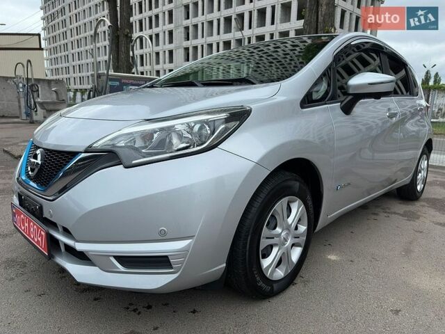 Серый Ниссан Ноут, объемом двигателя 1.2 л и пробегом 87 тыс. км за 12000 $, фото 1 на Automoto.ua