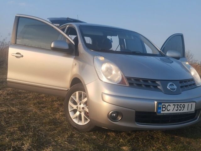 Серый Ниссан Ноут, объемом двигателя 1.6 л и пробегом 144 тыс. км за 6300 $, фото 1 на Automoto.ua