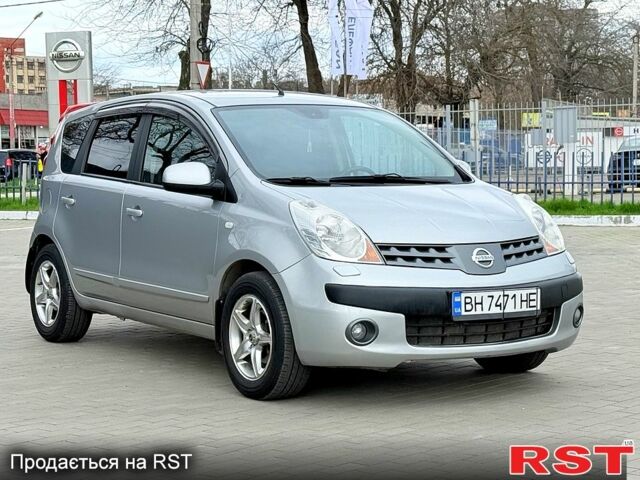 Серый Ниссан Ноут, объемом двигателя 1.6 л и пробегом 197 тыс. км за 4700 $, фото 1 на Automoto.ua