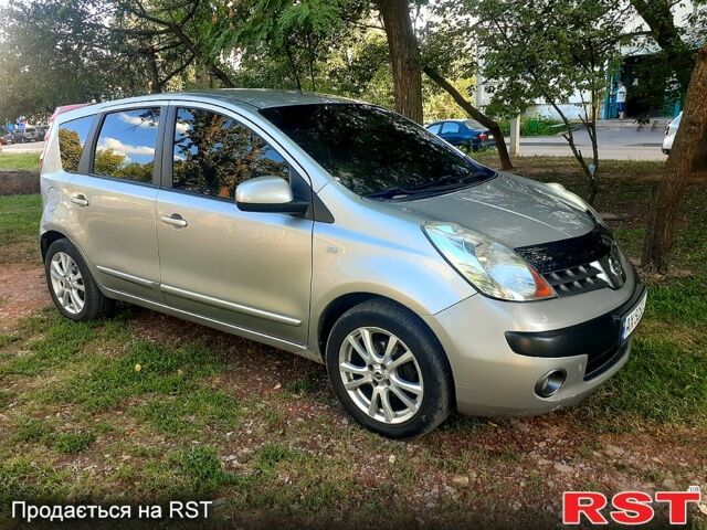 Сірий Ніссан Ноут, об'ємом двигуна 1.5 л та пробігом 192 тис. км за 6000 $, фото 1 на Automoto.ua