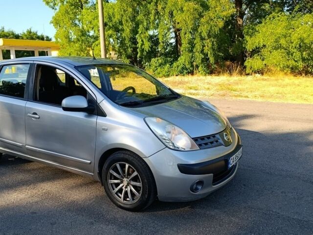 Сірий Ніссан Ноут, об'ємом двигуна 1.5 л та пробігом 240 тис. км за 4309 $, фото 1 на Automoto.ua