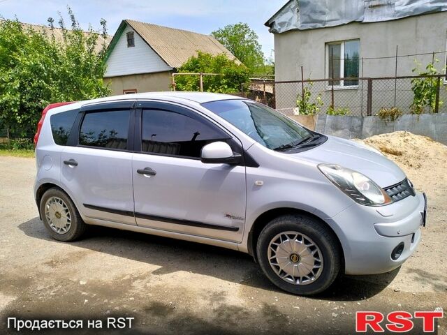 Серый Ниссан Ноут, объемом двигателя 1.4 л и пробегом 168 тыс. км за 5400 $, фото 1 на Automoto.ua