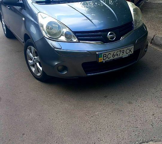 Сірий Ніссан Ноут, об'ємом двигуна 1.6 л та пробігом 151 тис. км за 5700 $, фото 1 на Automoto.ua