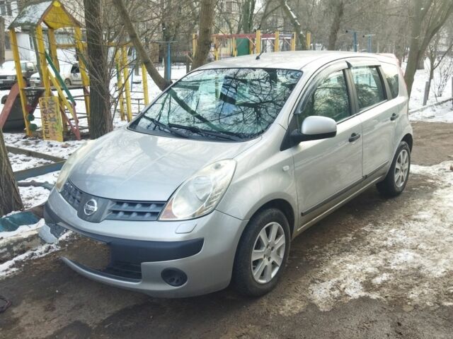 Сірий Ніссан Ноут, об'ємом двигуна 1 л та пробігом 149 тис. км за 6500 $, фото 1 на Automoto.ua