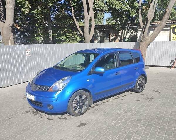 Синий Ниссан Ноут, объемом двигателя 1.6 л и пробегом 220 тыс. км за 4700 $, фото 1 на Automoto.ua